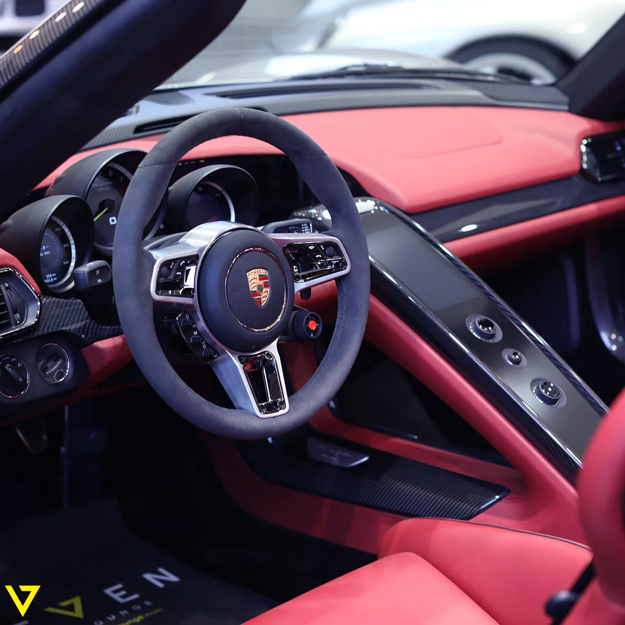 2015 Porsche 918 Spyder interior, dashboard, Leather Black