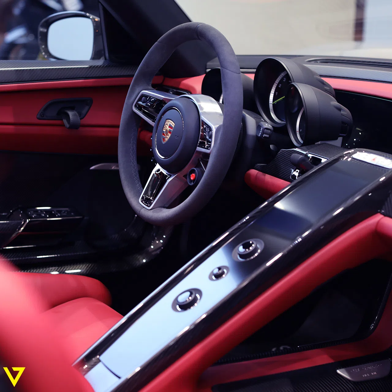 2015 Porsche 918 Spyder interior, dashboard, Leather Black