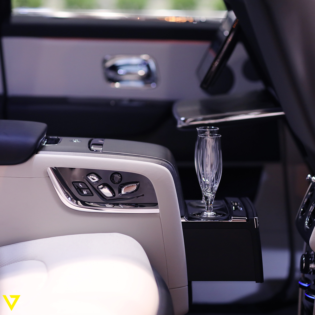 2019 Rolls-Royce Cullinan, 4/17