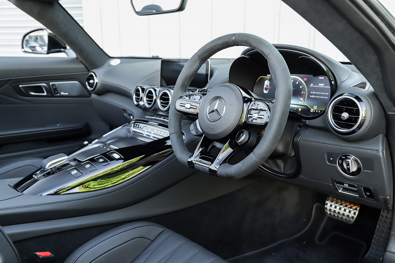 2019 Mercedes-AMG GT R Roadster, 2/20