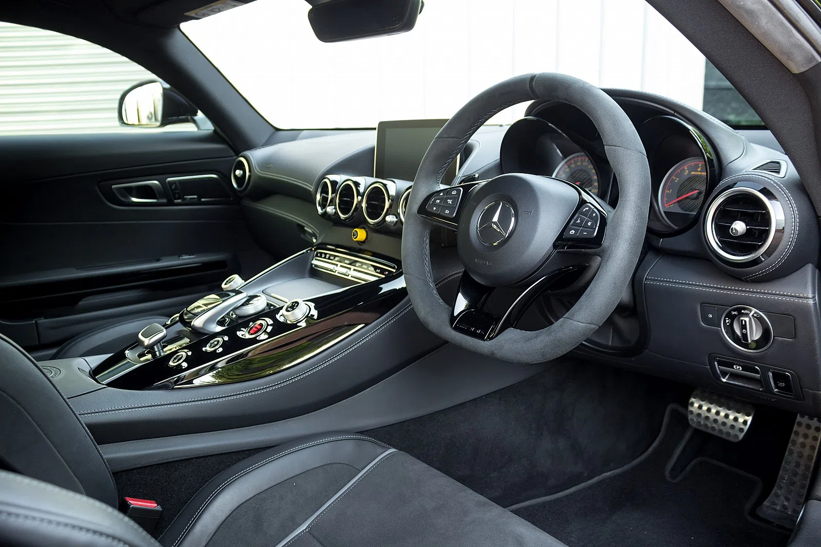 2017 Mercedes-AMG GT R Coupe interior, dashboard, Black