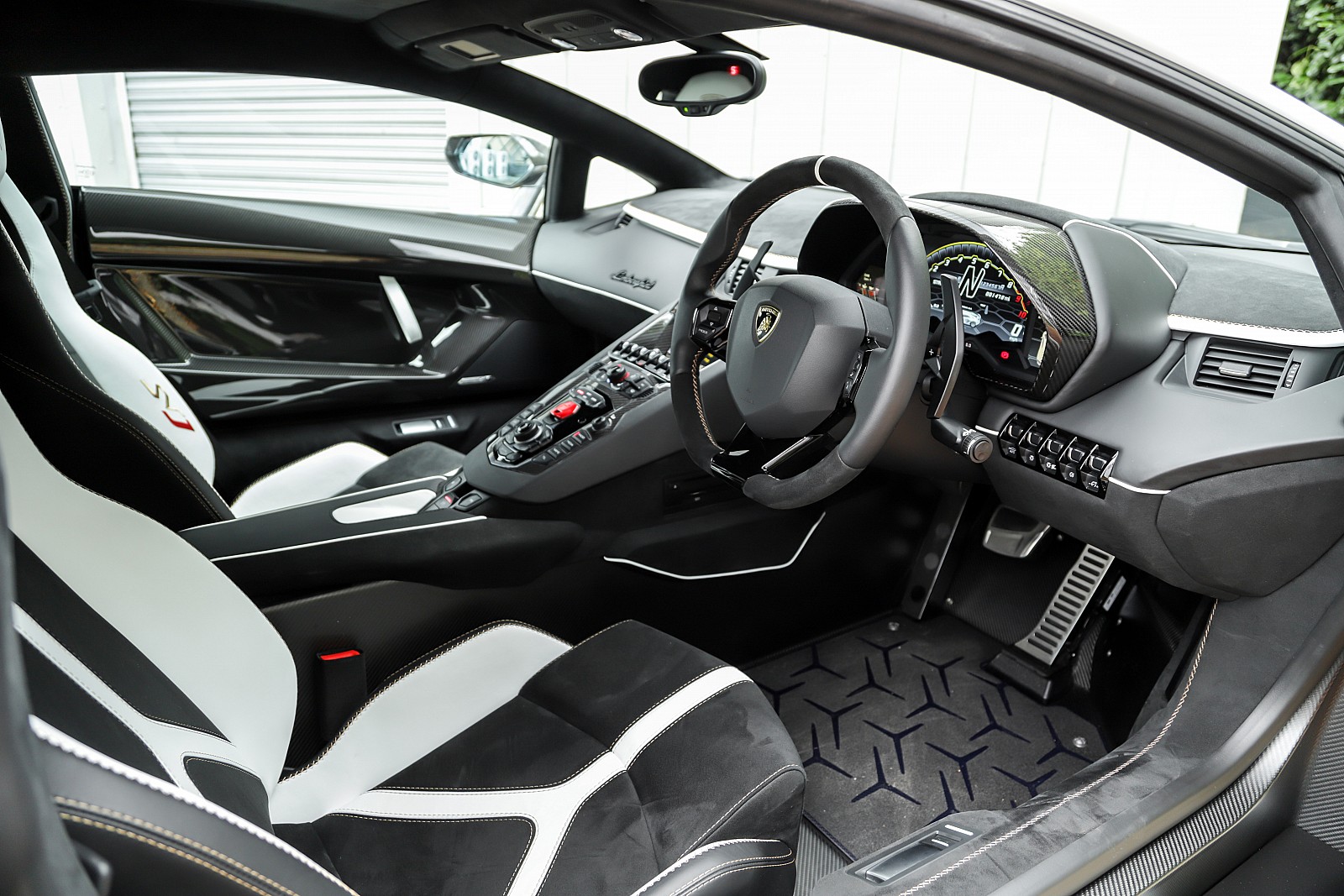 2019 Lamborghini Aventador LP770-4 SVJ, 16/20