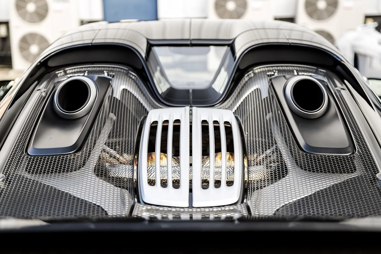 2018 Porsche 918 Spyder Weissach Package, detail