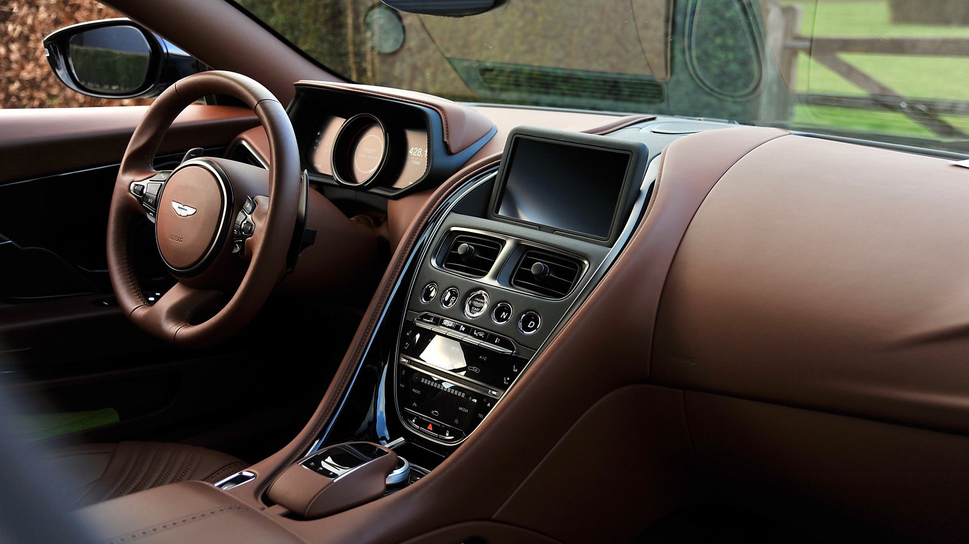 2018 Aston Martin DB11, 3/14