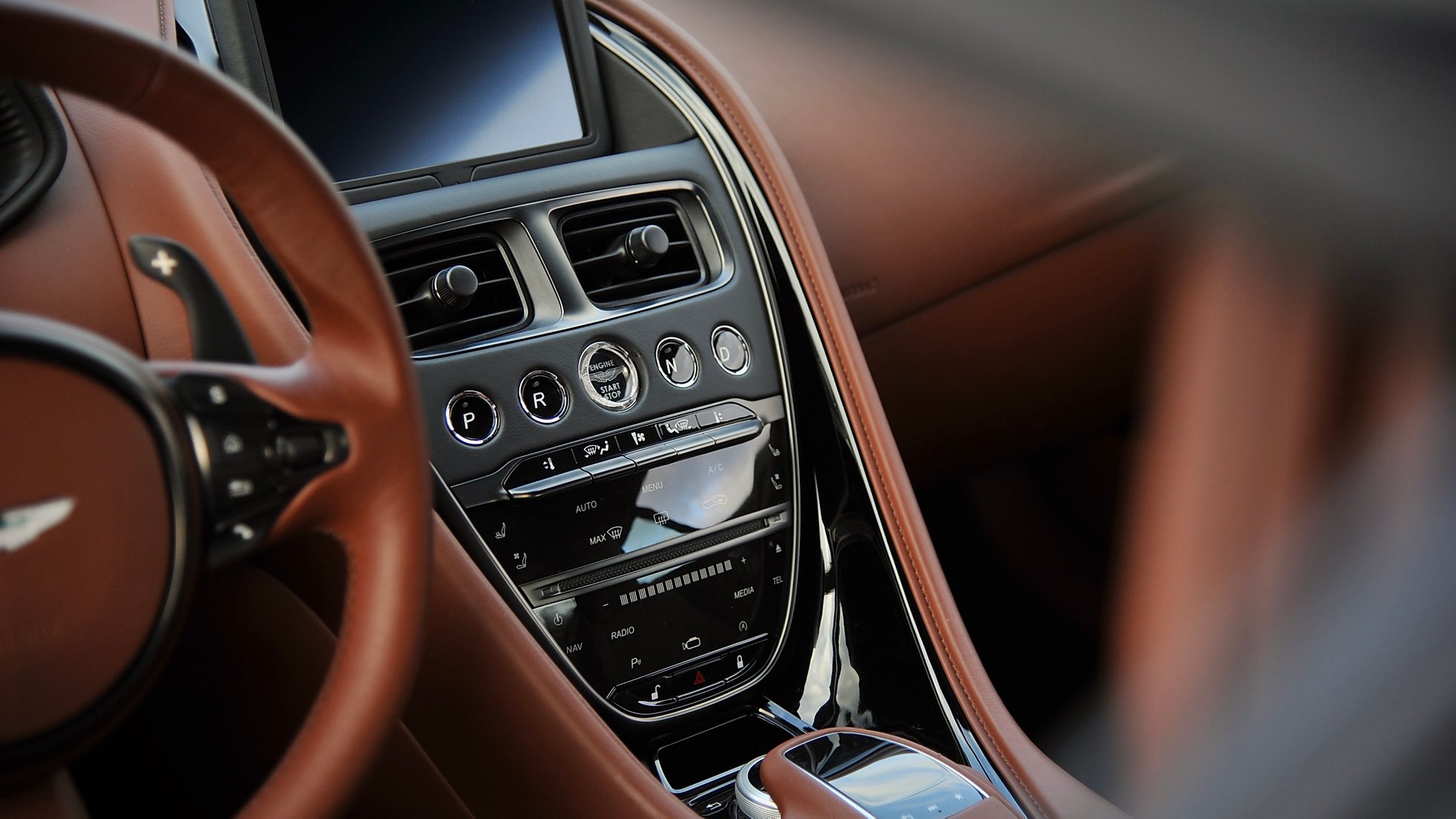 2018 Aston Martin DB11, 4/14