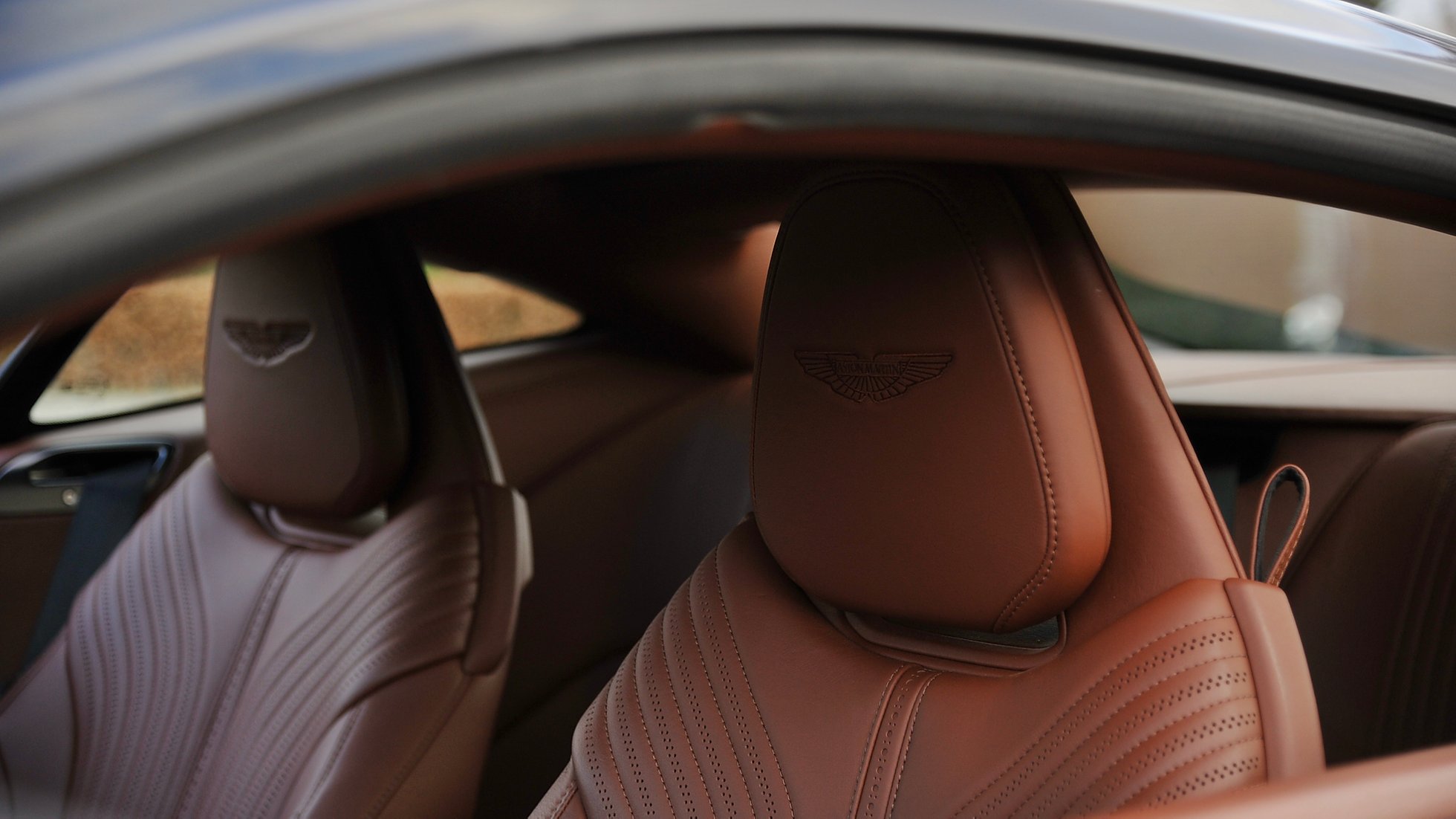 2018 Aston Martin DB11, 8/14