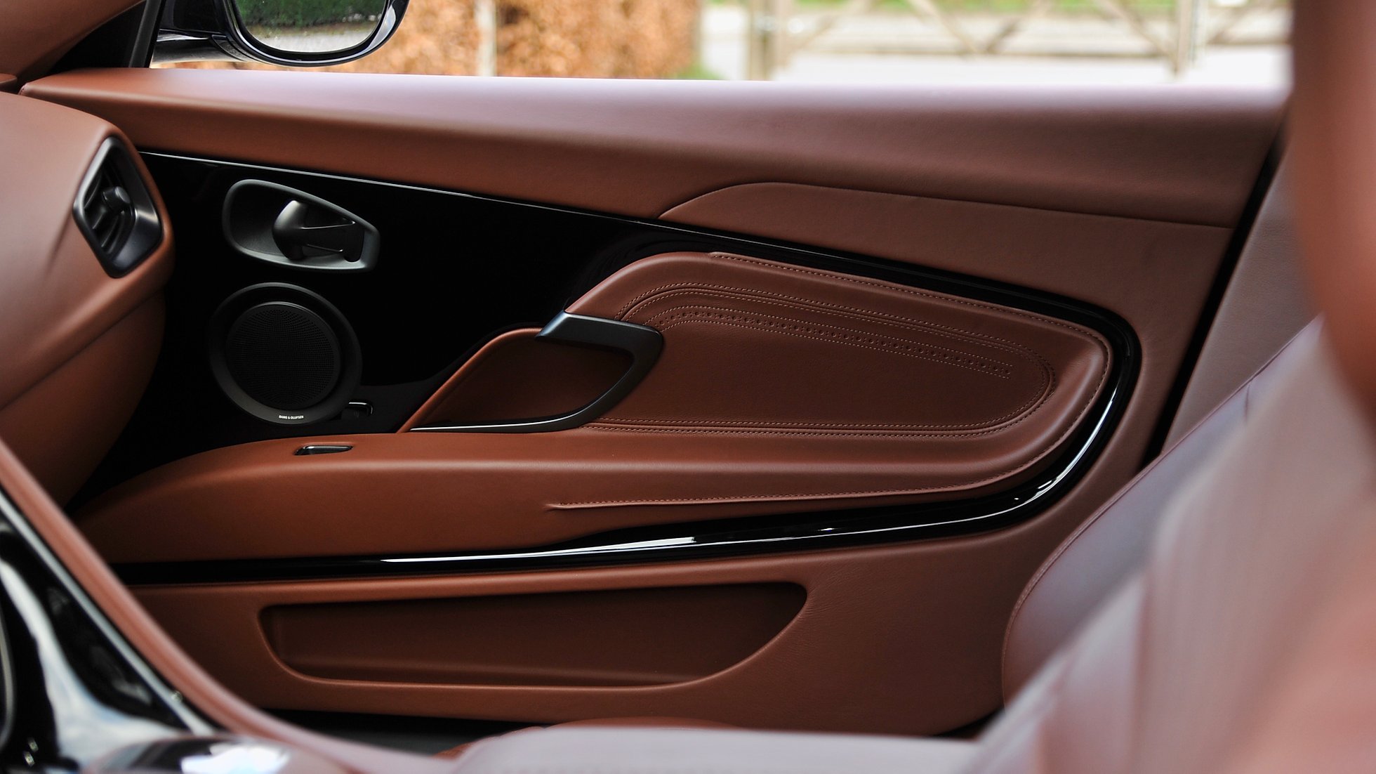 2018 Aston Martin DB11, 11/14