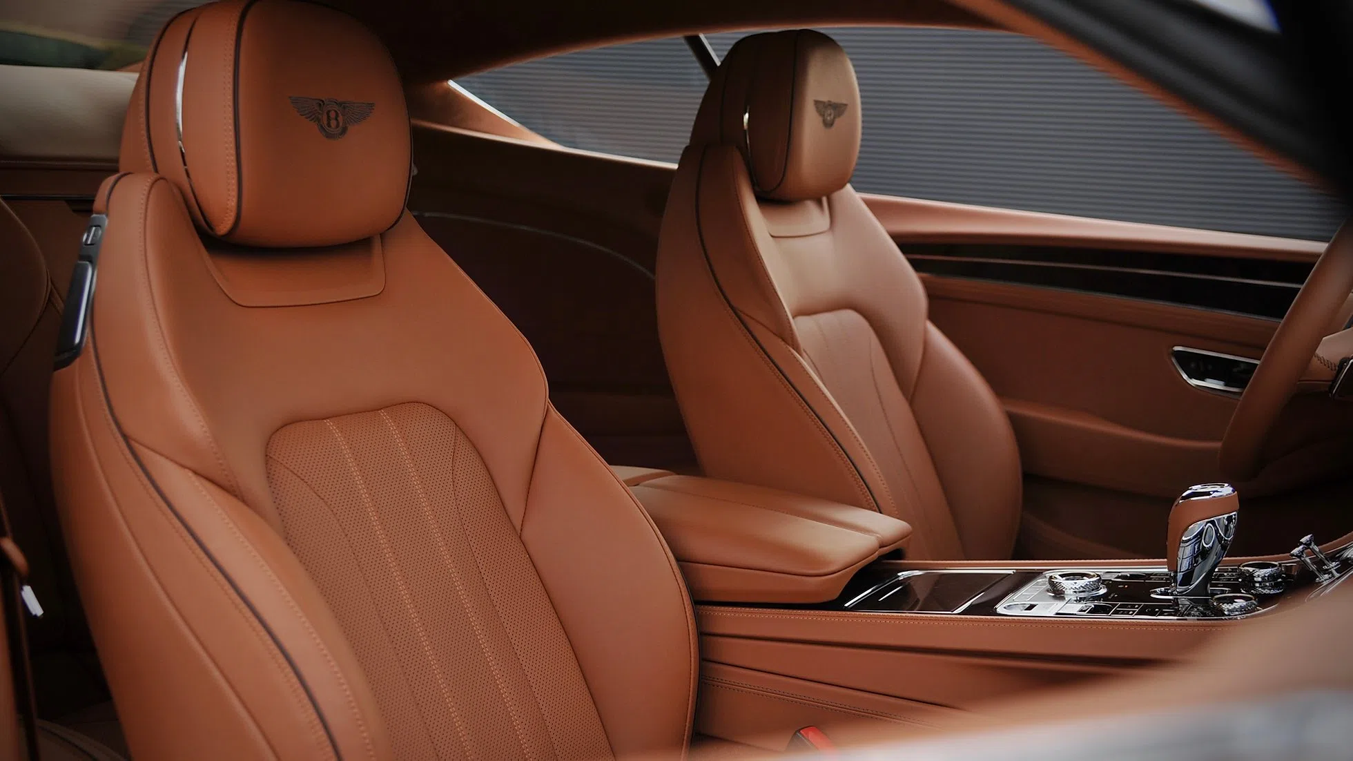 2019 Bentley Continental GT interior, seats, Tan