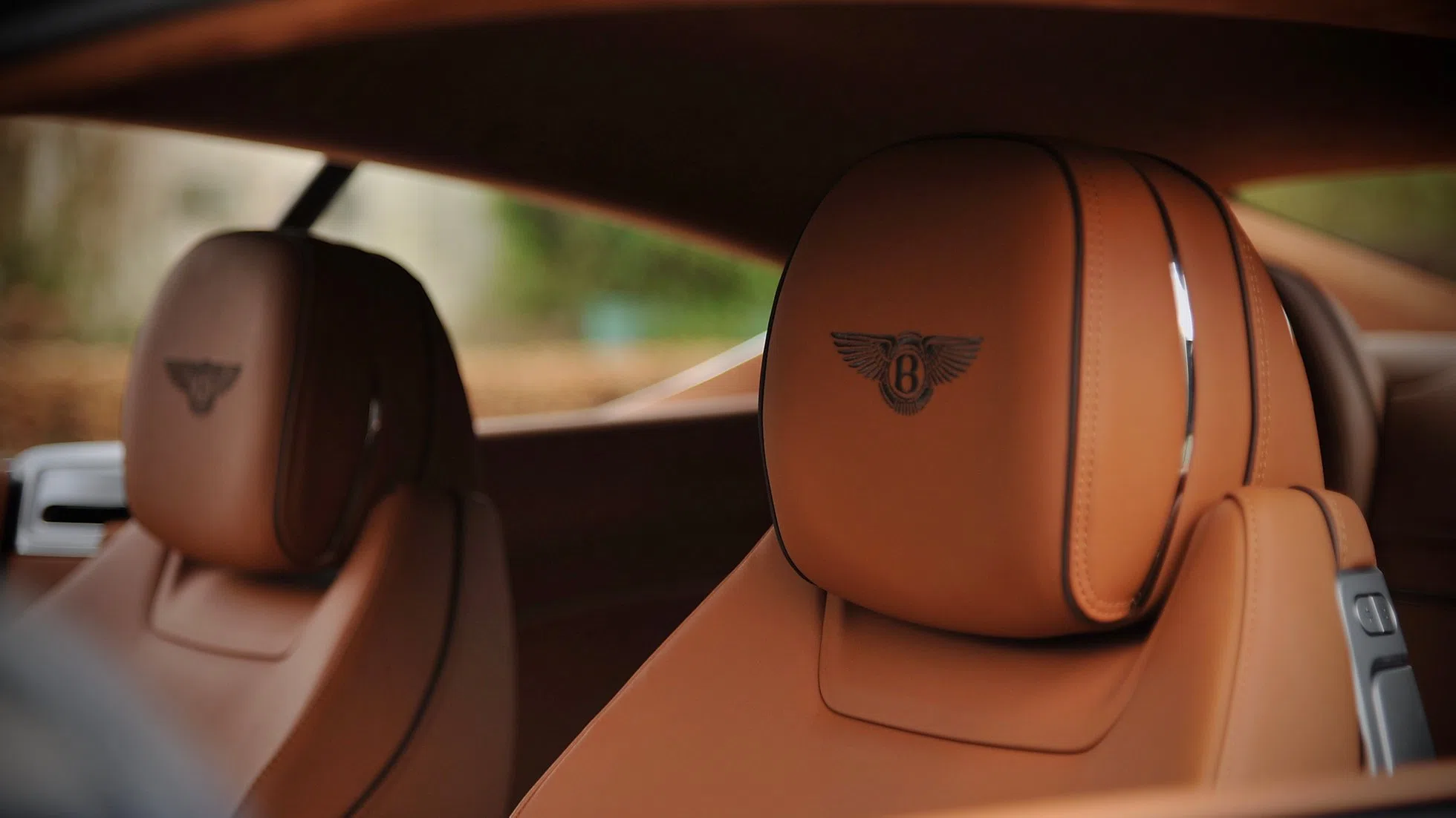 2019 Bentley Continental GT interior, Tan