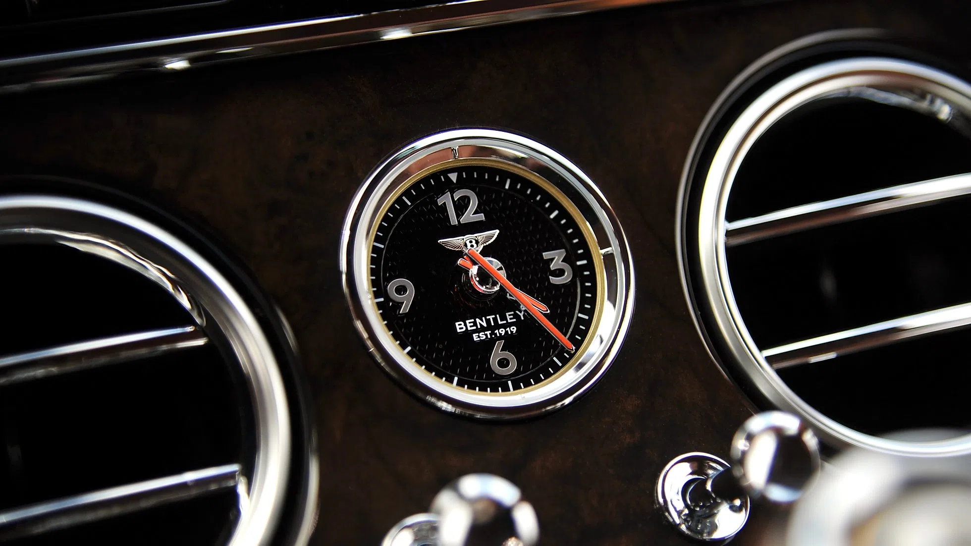 2019 Bentley Continental GT interior, Tan