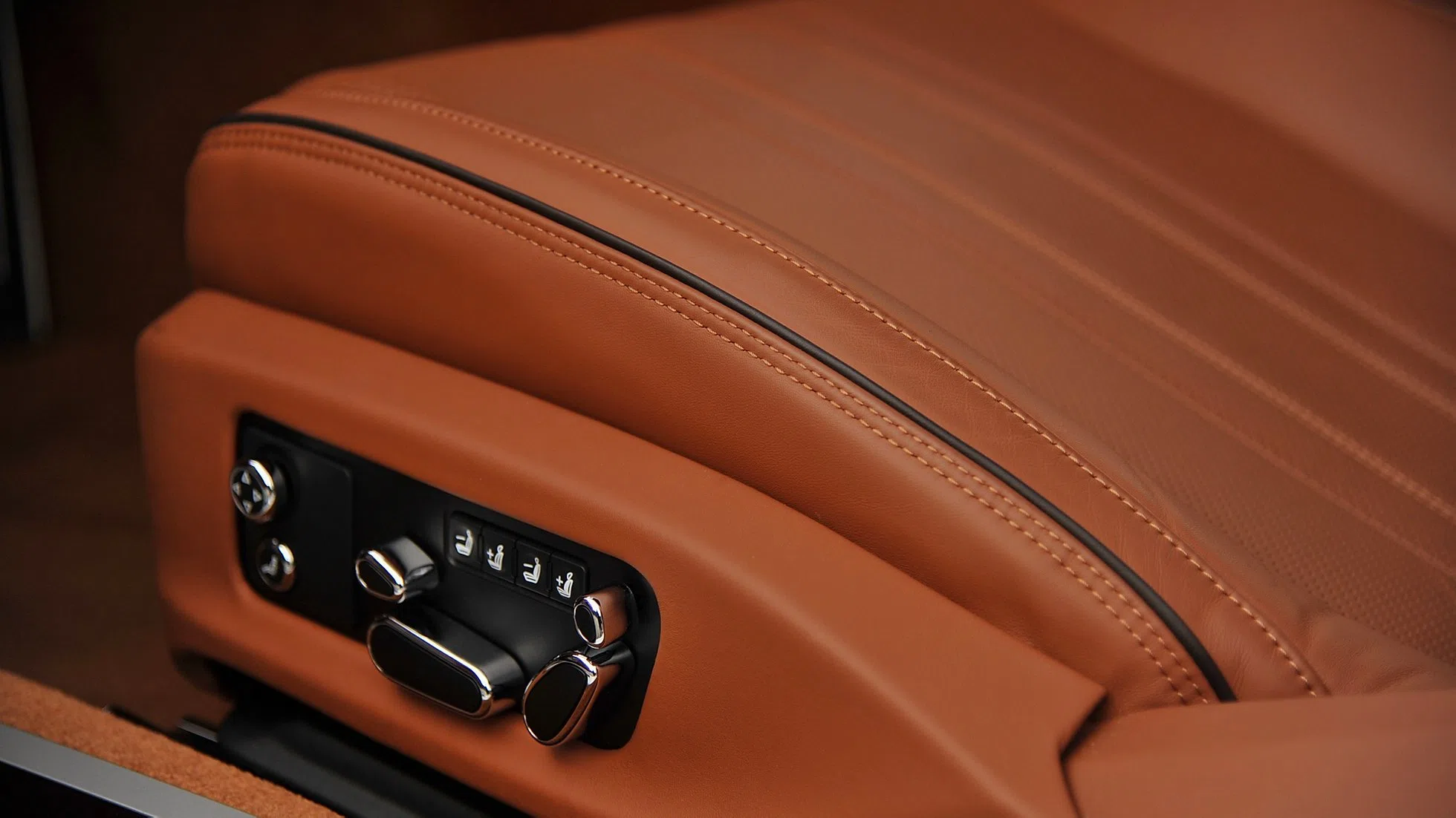 2019 Bentley Continental GT interior, Tan