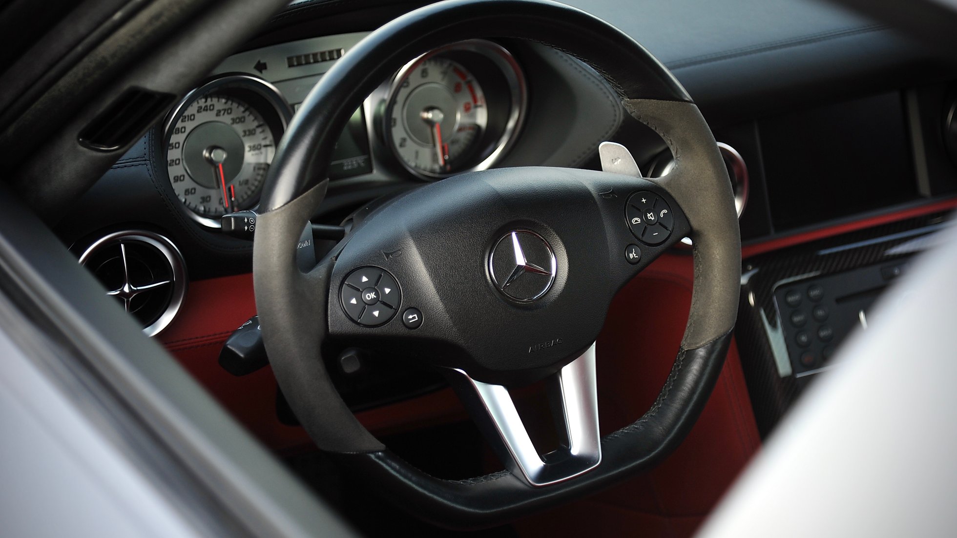 2010 Mercedes-Benz SLS AMG, 4/15