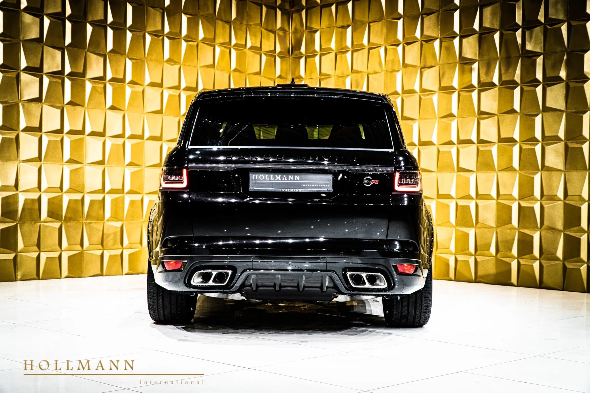 2020 Land Rover Range Rover Sport 5.0 V8 SVR, rear three-quarter view, Santorini Black