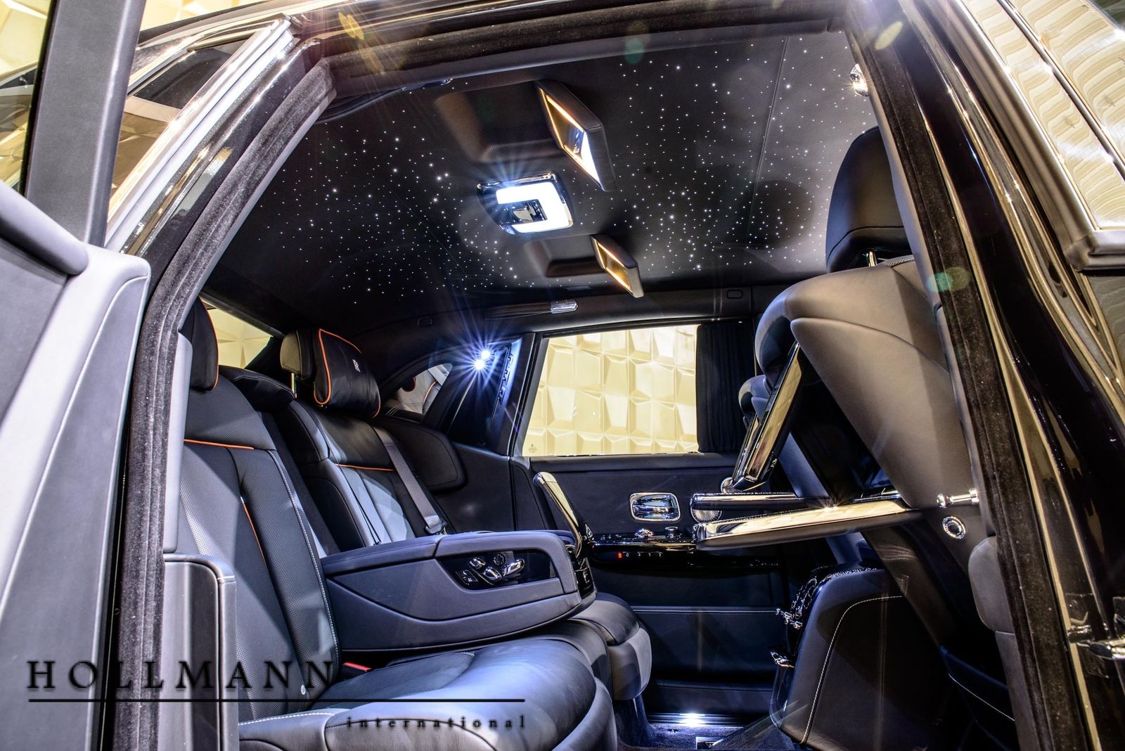 2018 Rolls-Royce Phantom VIII SWB FIRST, 16/20