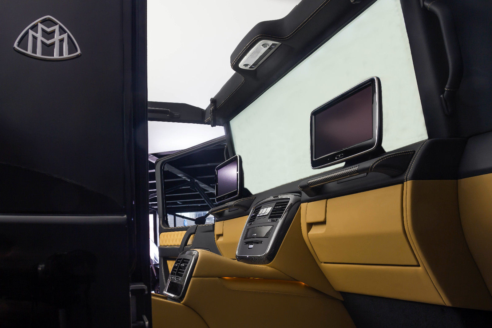2018 Mercedes-Maybach G 650 Landaulet, 2/15