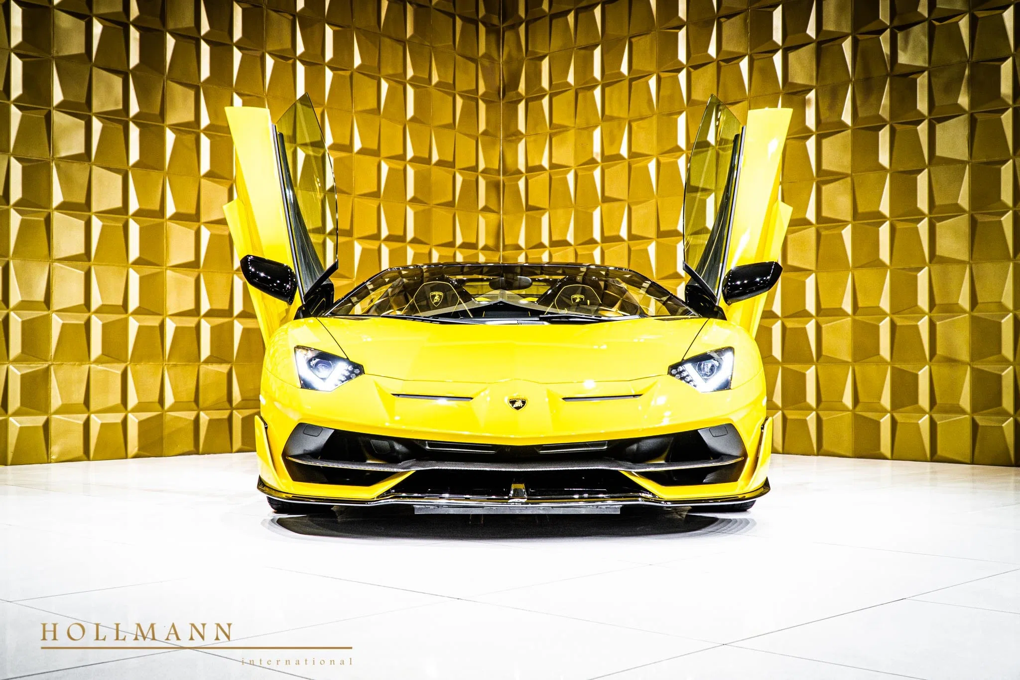 2020 Lamborghini Aventador SVJ Roadster for sale, exterior, New Giallo Orion