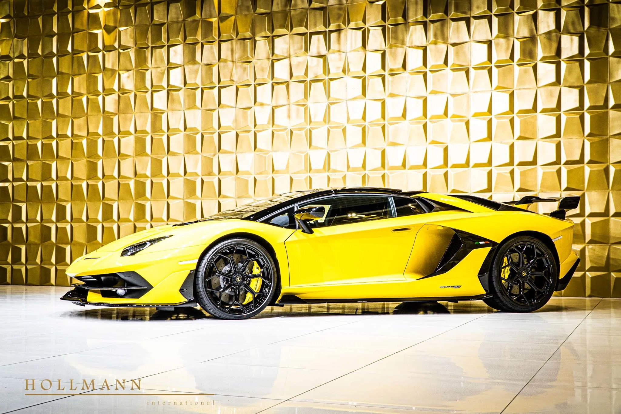 2020 Lamborghini Aventador SVJ Roadster for sale, exterior, New Giallo Orion