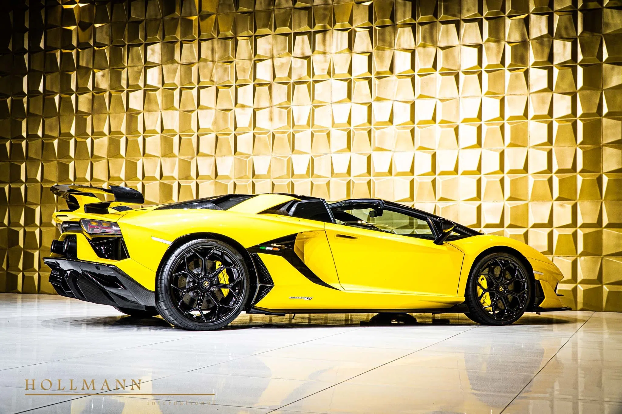 2020 Lamborghini Aventador SVJ Roadster for sale, exterior, New Giallo Orion