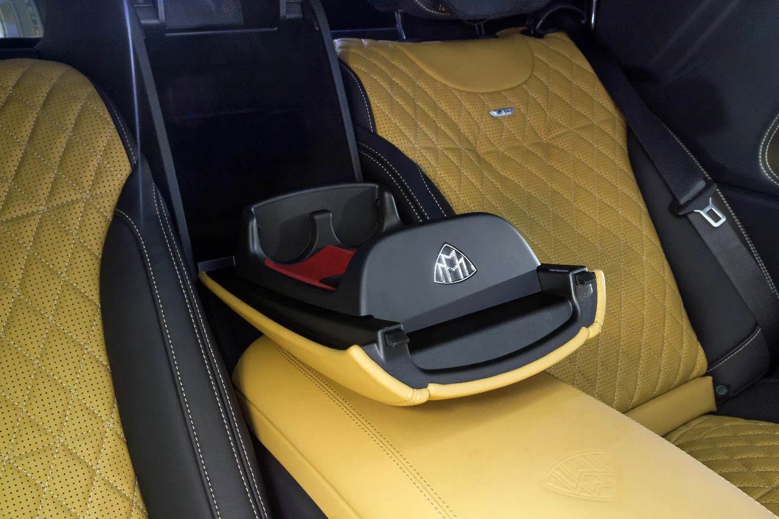 2018 Mercedes-Maybach G 650 Landaulet interior, seats, Beige-Black