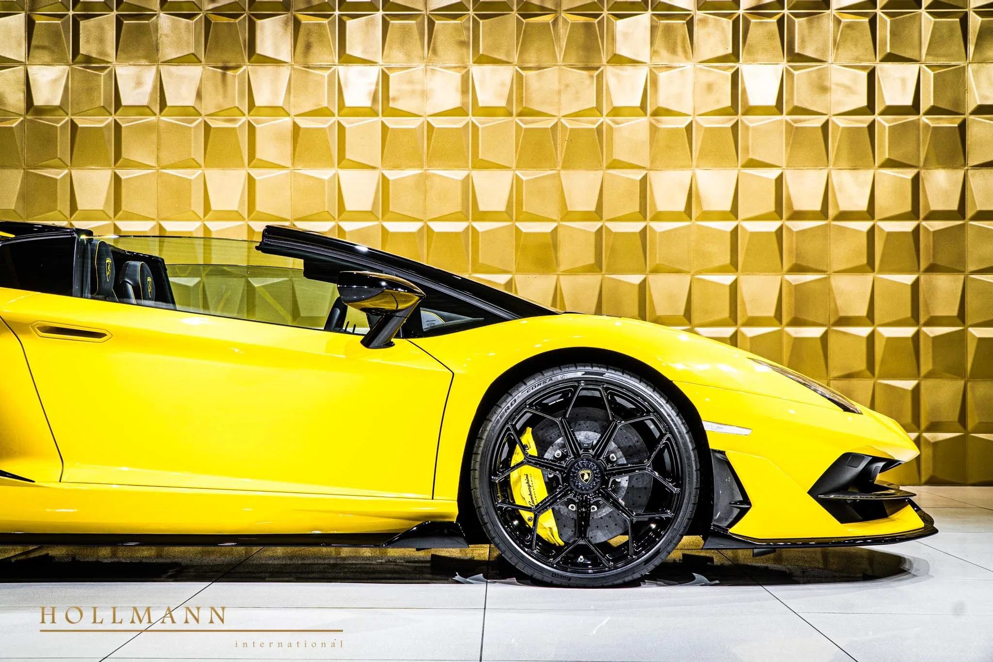 2020 Lamborghini Aventador SVJ Roadster for sale, exterior, New Giallo Orion