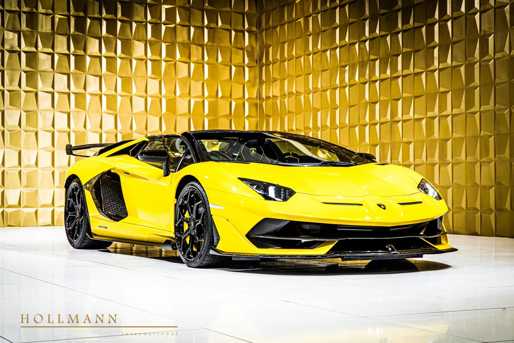 2020 Lamborghini Aventador SVJ Roadster for sale, exterior, New Giallo Orion