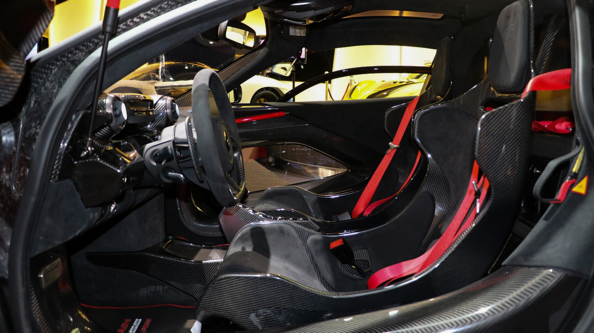 2019 McLaren Senna – 1 of 500, 4/20