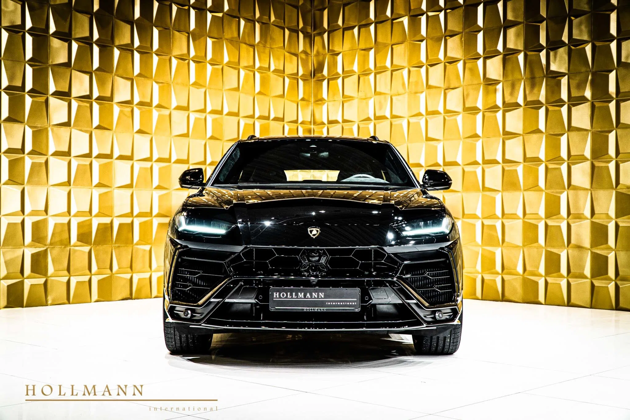 2020 Lamborghini Urus for sale, exterior, Nero Helene