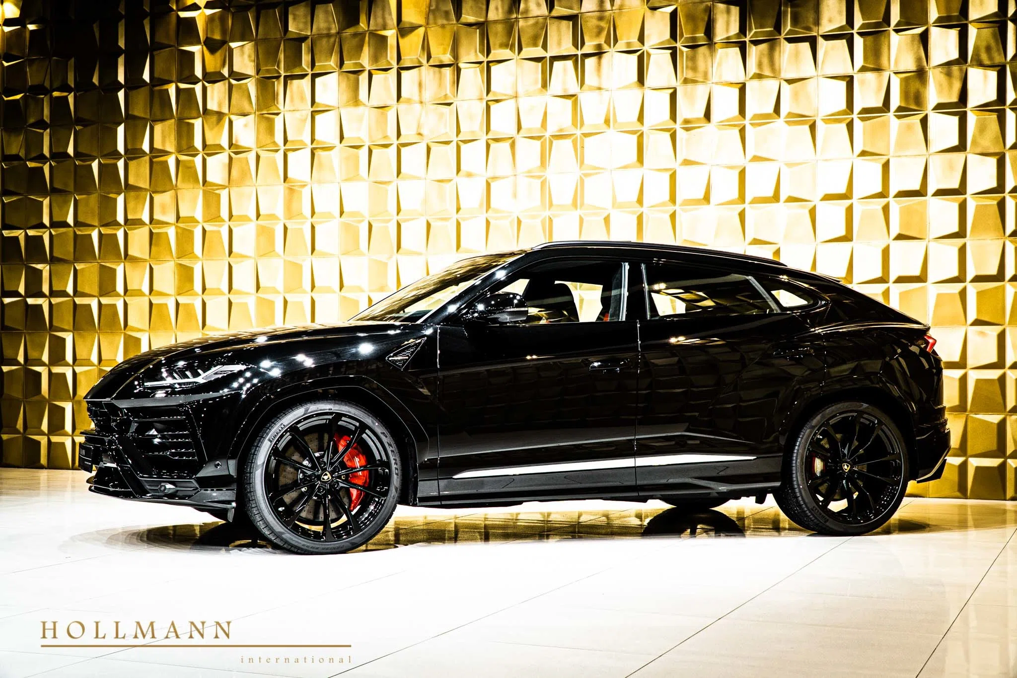 2020 Lamborghini Urus for sale, exterior, Nero Helene