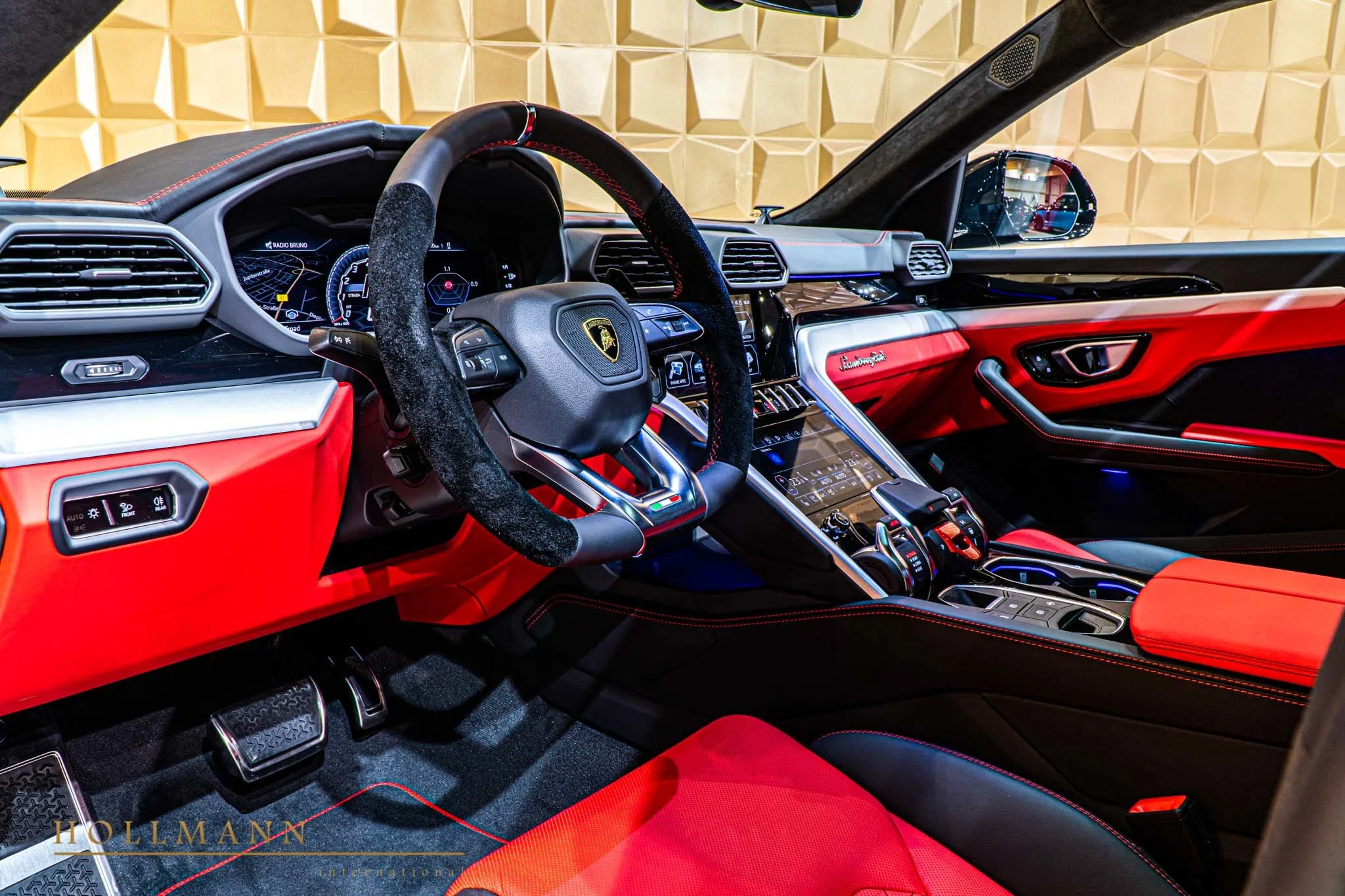 2020 Lamborghini Urus interior, dashboard, Nero Ade Rosso Alala