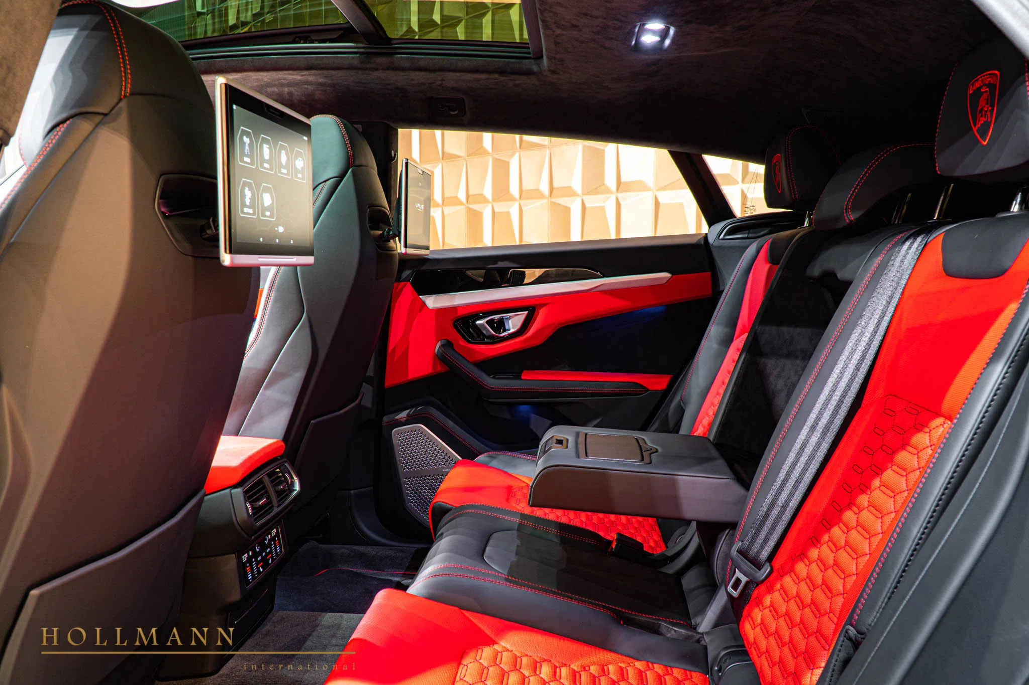 2020 Lamborghini Urus interior, seats, Nero Ade Rosso Alala