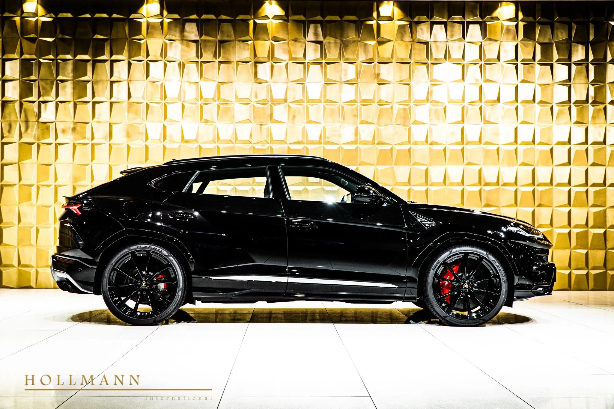 2020 Lamborghini Urus for sale, exterior, Nero Helene