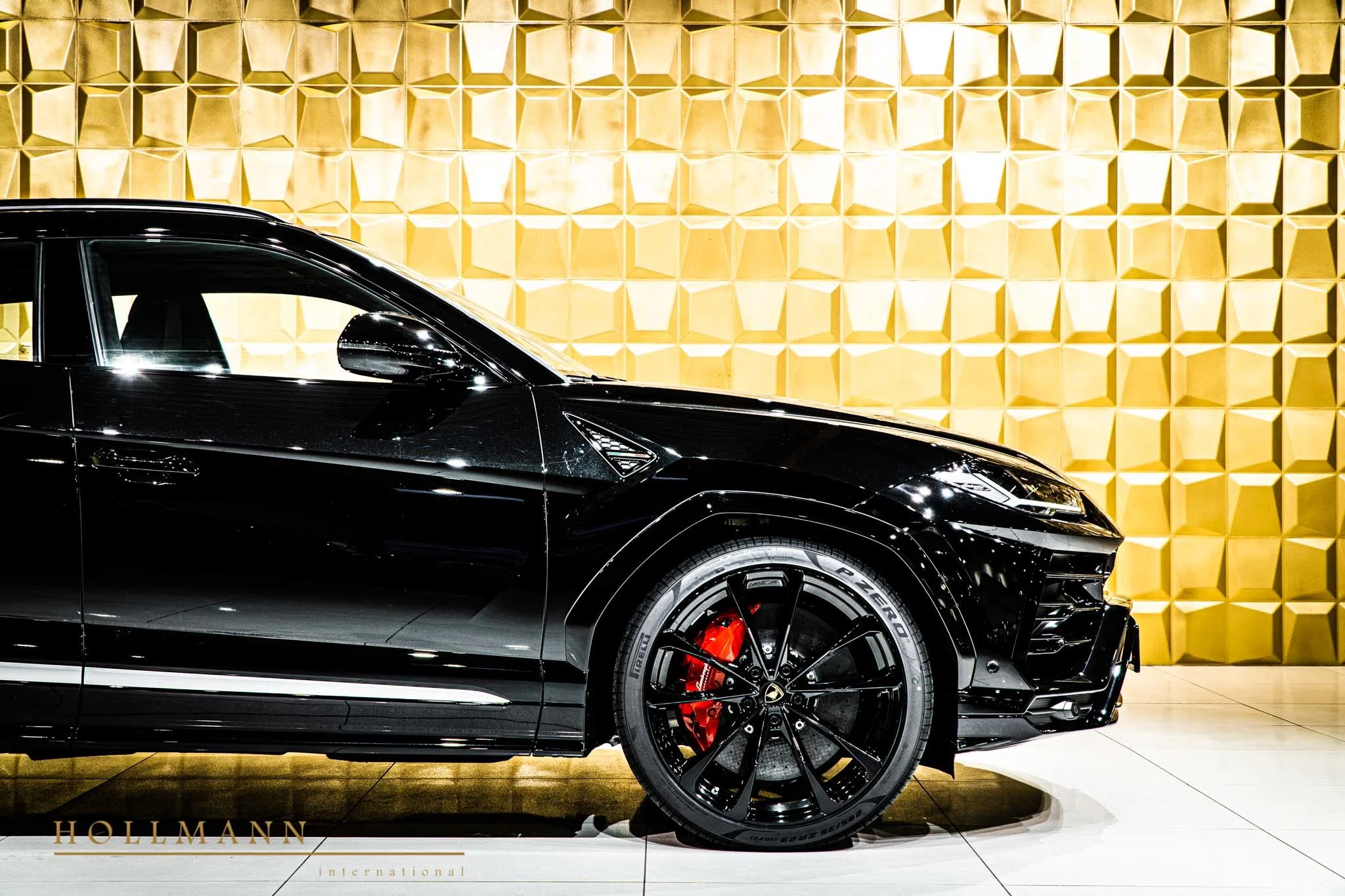 2020 Lamborghini Urus for sale, exterior, Nero Helene