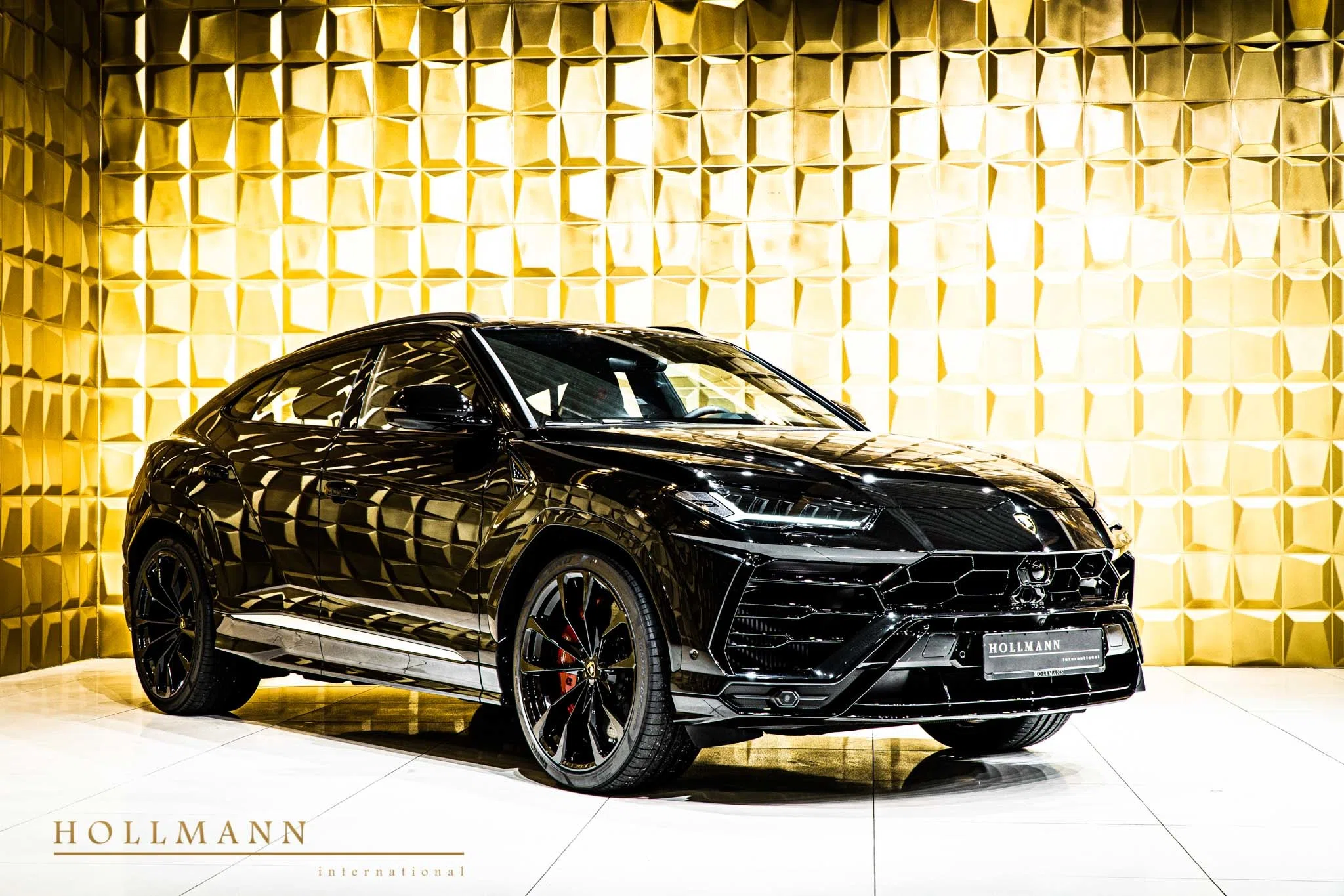2020 Lamborghini Urus for sale, exterior, Nero Helene
