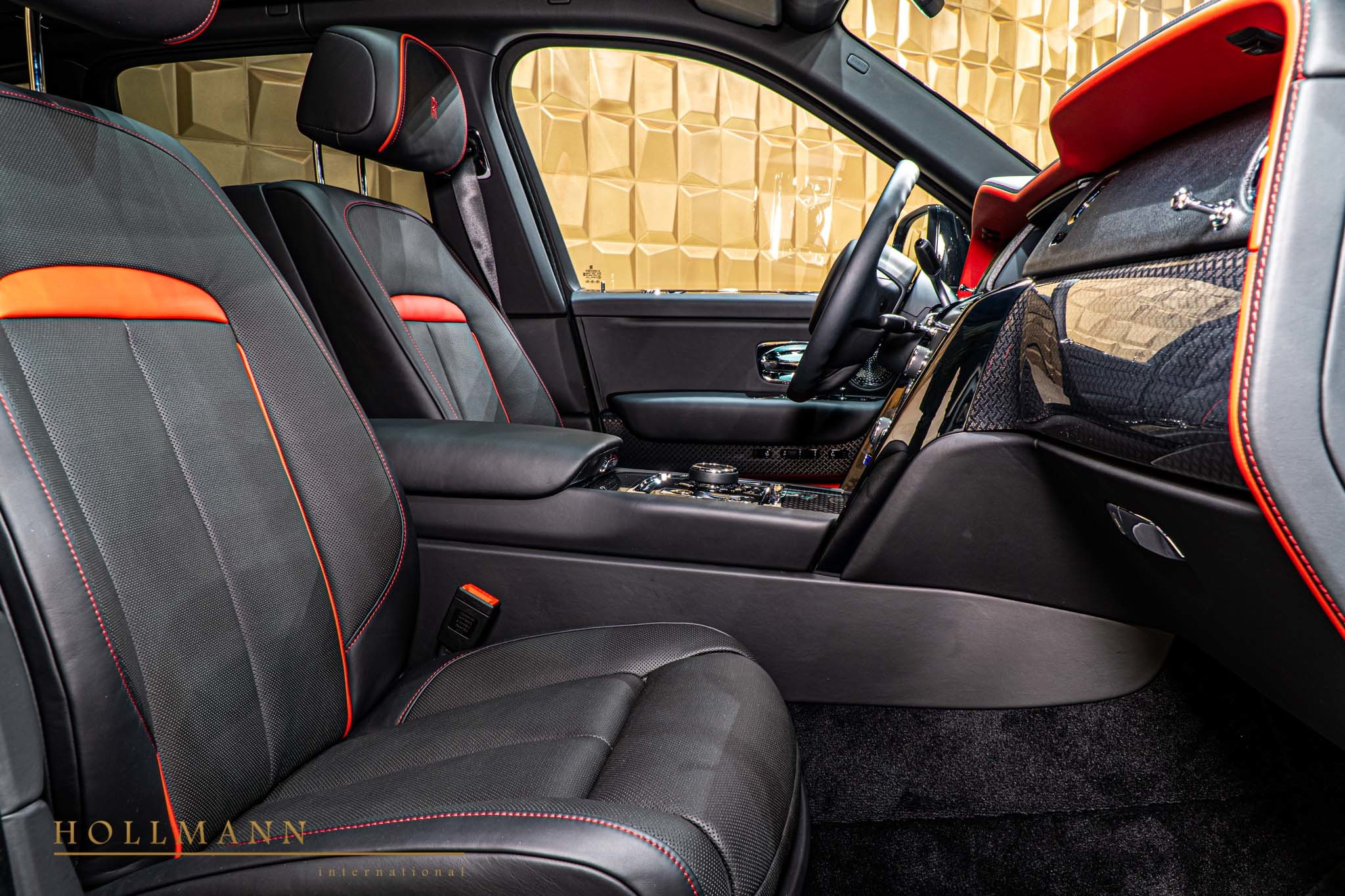 2020 Rolls-Royce Cullinan Black Badge, 3/20