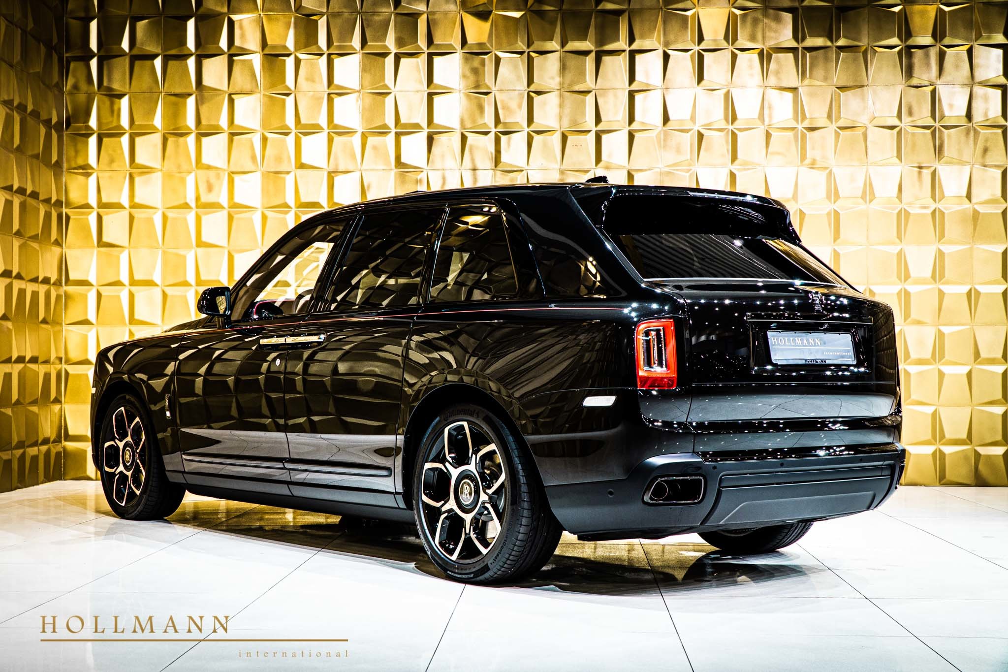2020 Rolls-Royce Cullinan Black Badge, 11/20