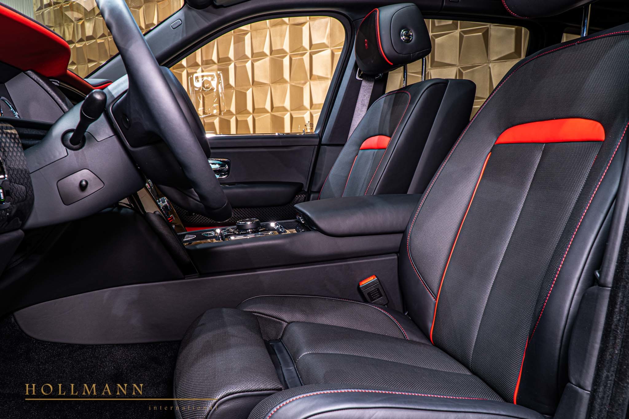 2020 Rolls-Royce Cullinan Black Badge, 17/20