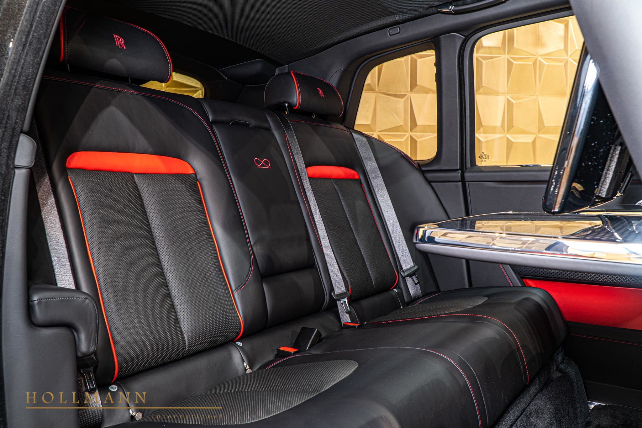 2020 Rolls-Royce Cullinan Black Badge, 18/20