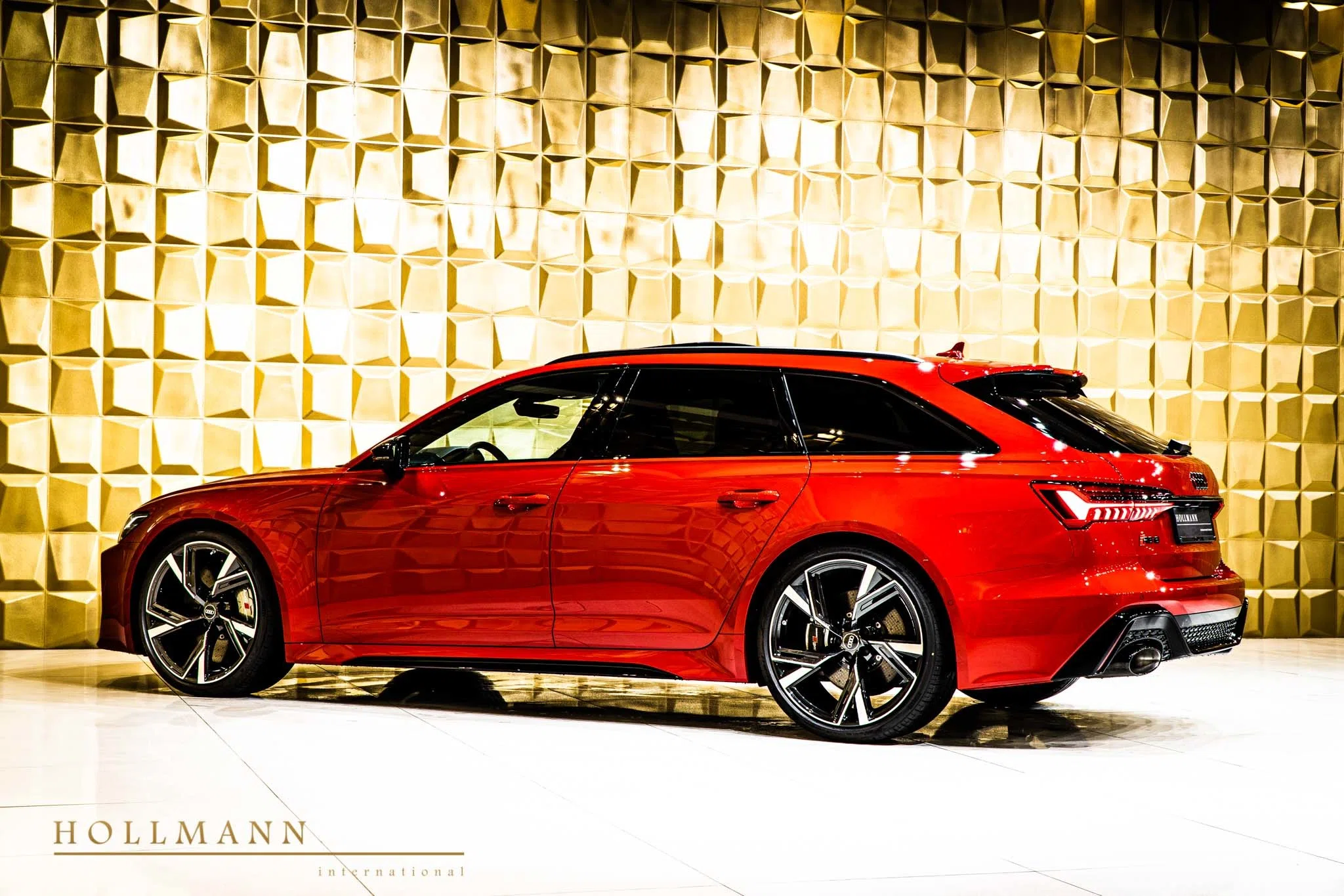 2020 Audi RS6 Avant for sale, exterior, Tangorot Metallic