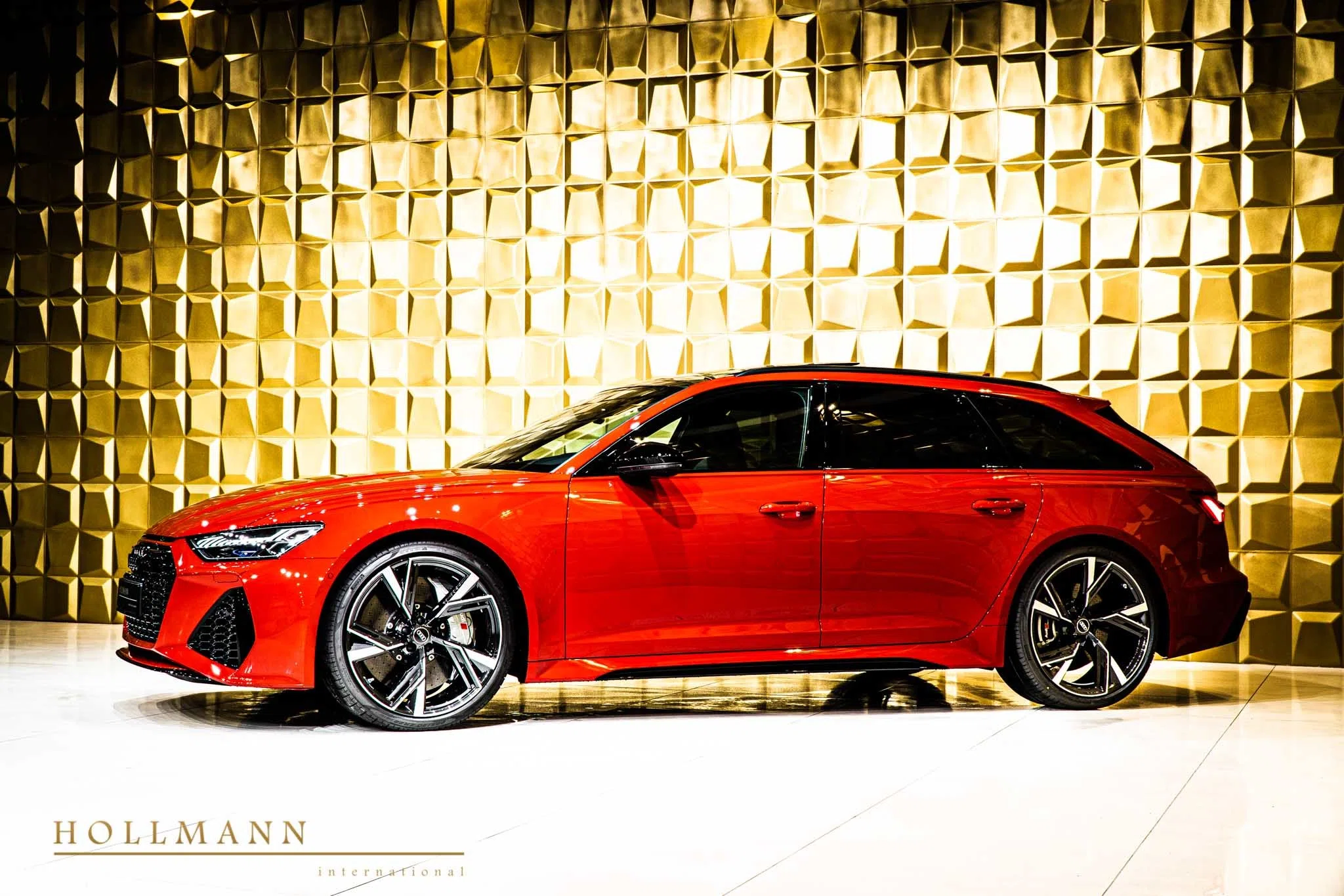2020 Audi RS6 Avant for sale, exterior, Tangorot Metallic