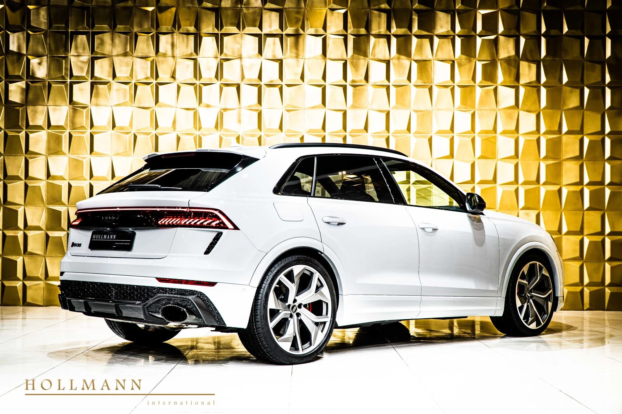 2020 Audi RS Q8 for sale, exterior, Glacier White Metallic