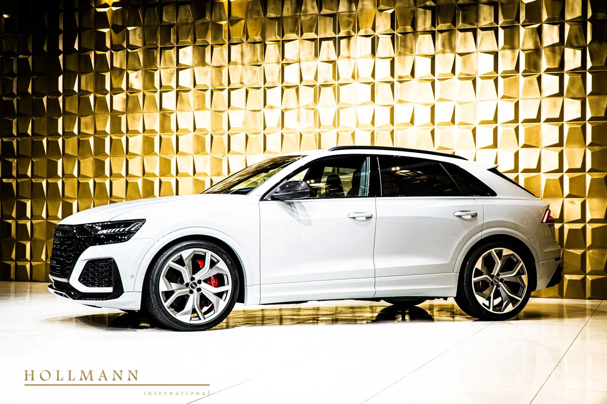 2020 Audi RS Q8 for sale, exterior, Glacier White Metallic