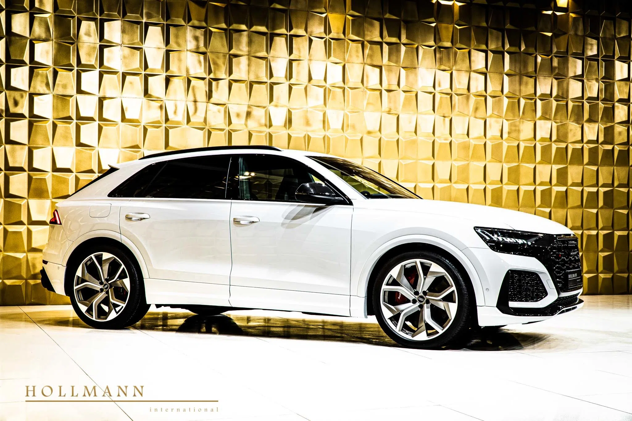 2020 Audi RS Q8 for sale, exterior, Glacier White Metallic