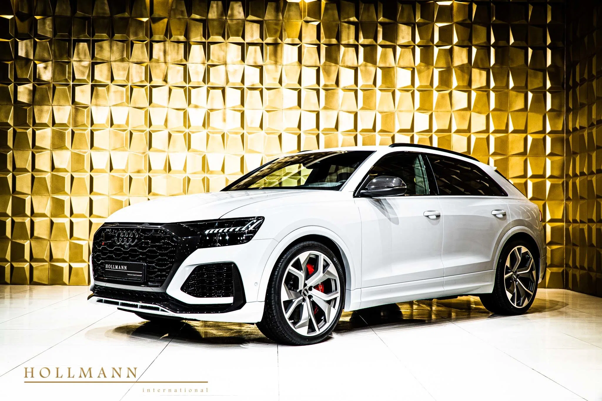 2020 Audi RS Q8 for sale, front three-quarter view, Glacier White Metallic