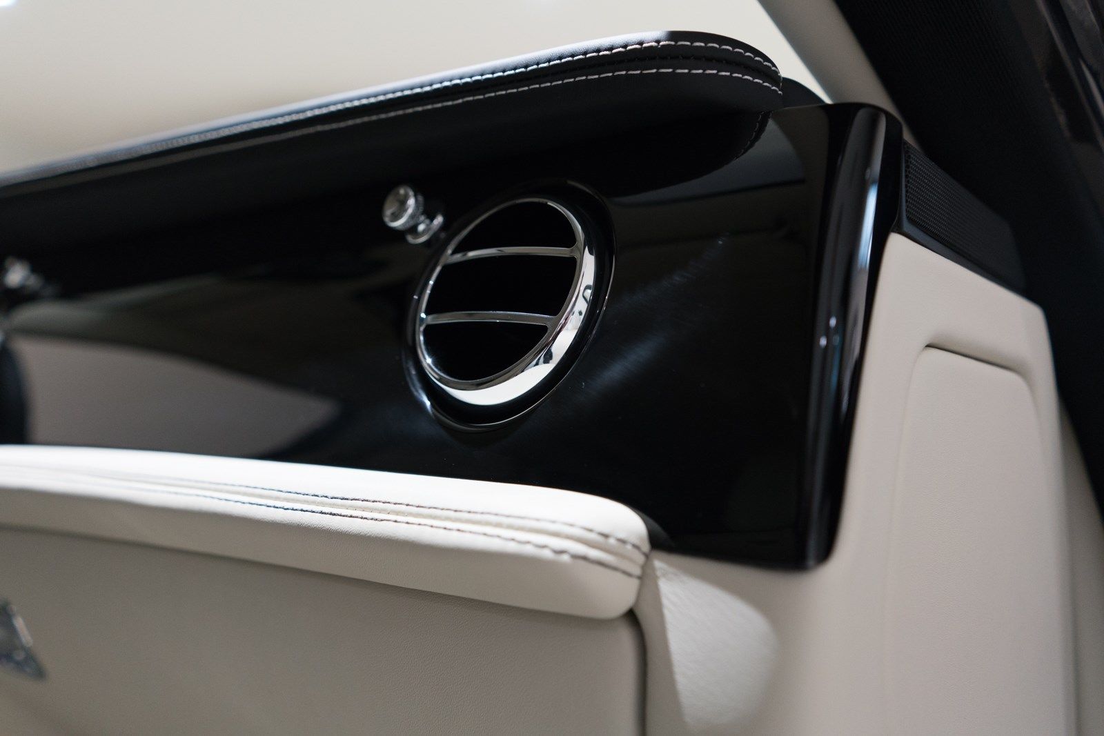 2018 Bentley Mulsanne Extended Wheelbase, 9/15