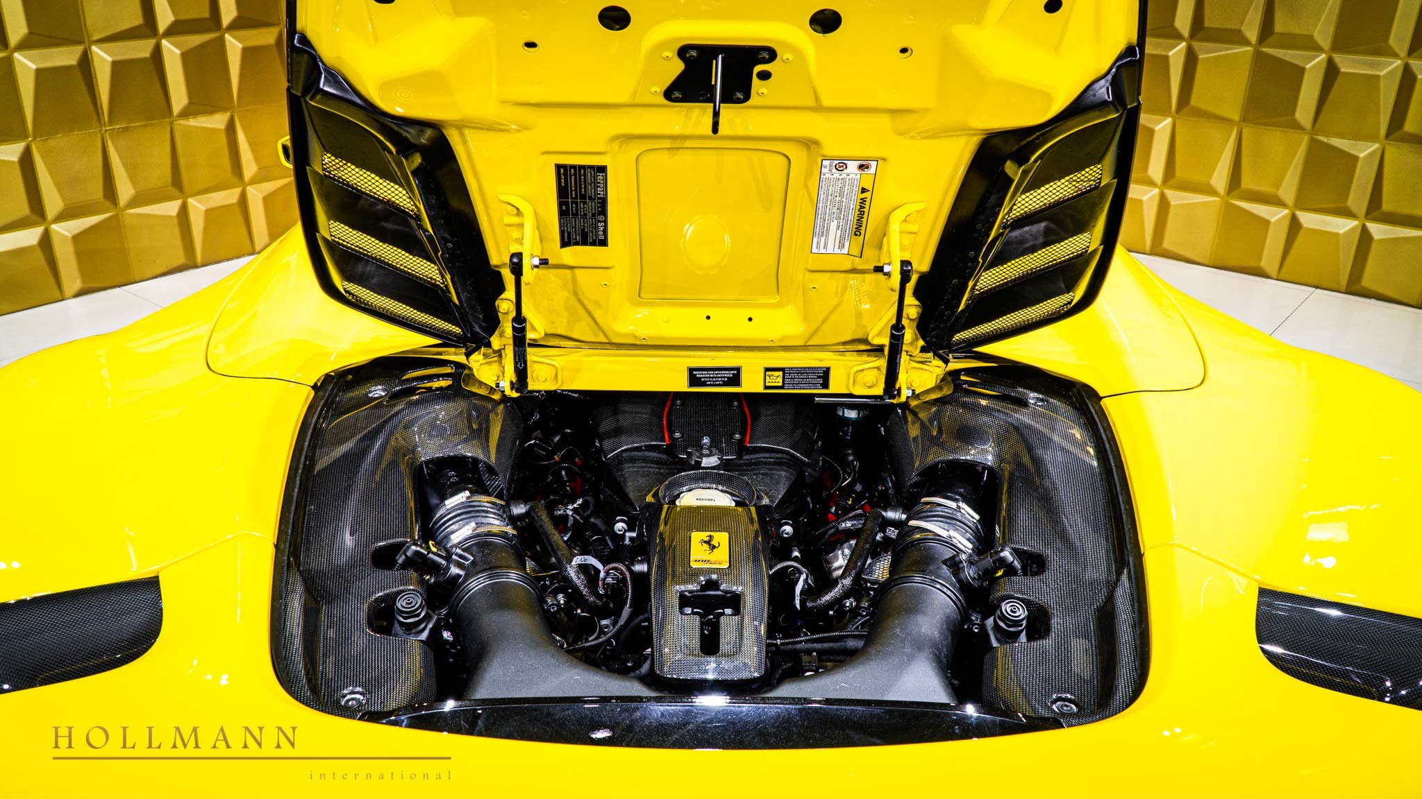 2020 Ferrari 488 Pista Spider, 18/20