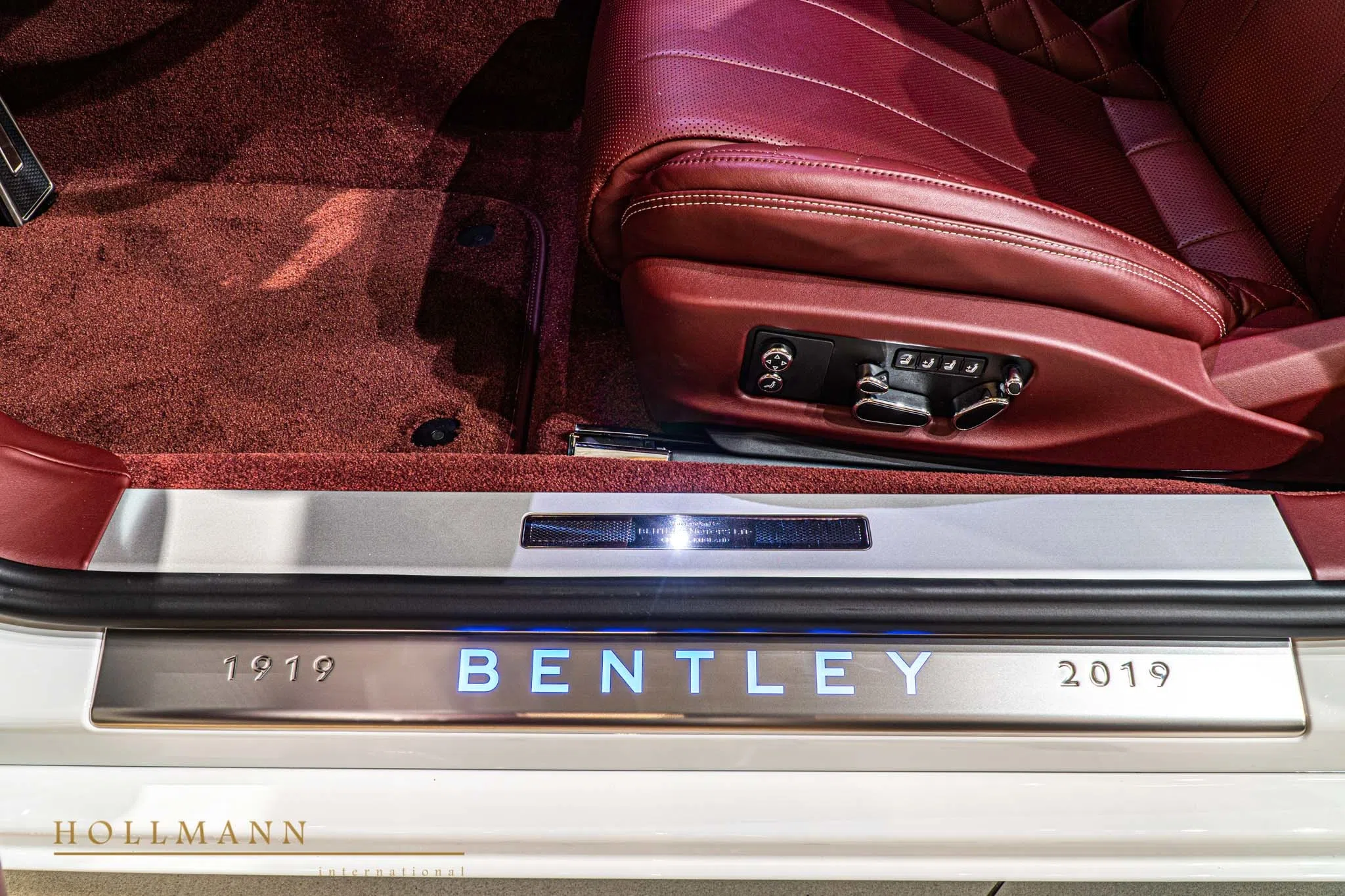 2019 Bentley Continental GT V8 interior, Cricket Ball (Red)
