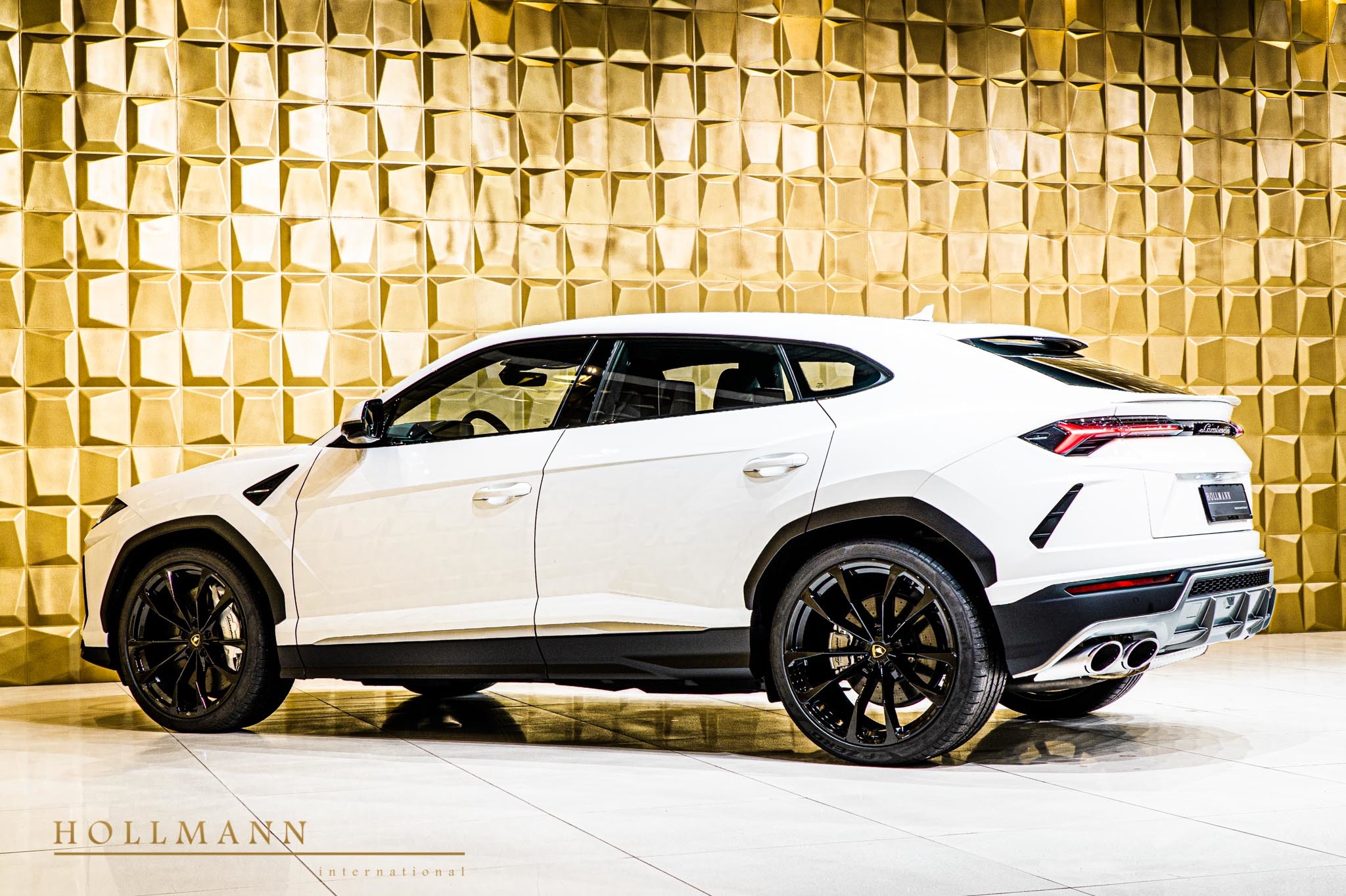 2020 Lamborghini Urus, 11/17