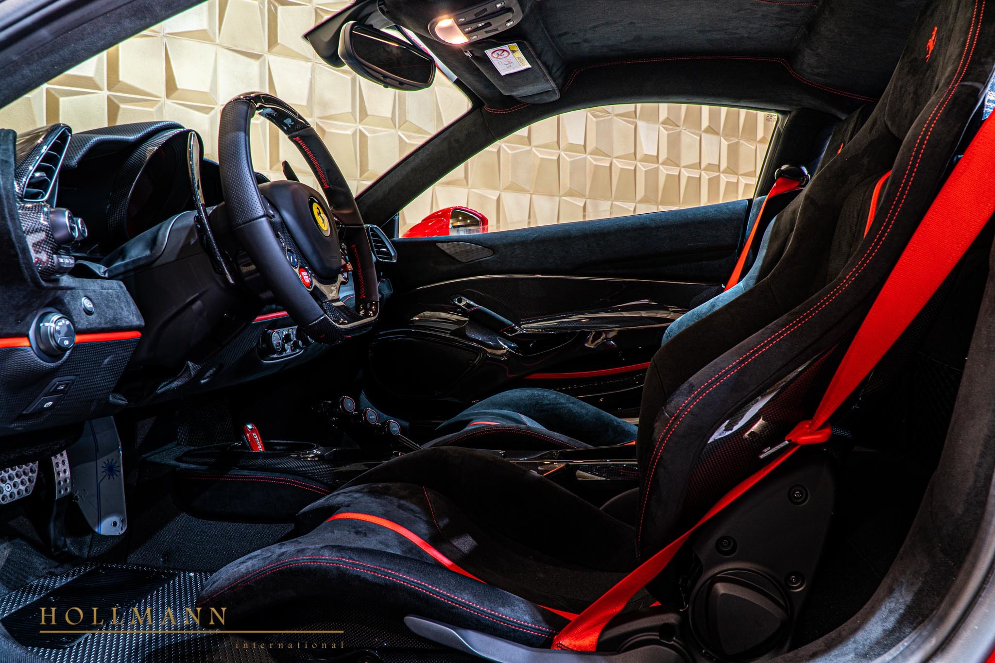 2020 Ferrari 488 Pista, 3/20