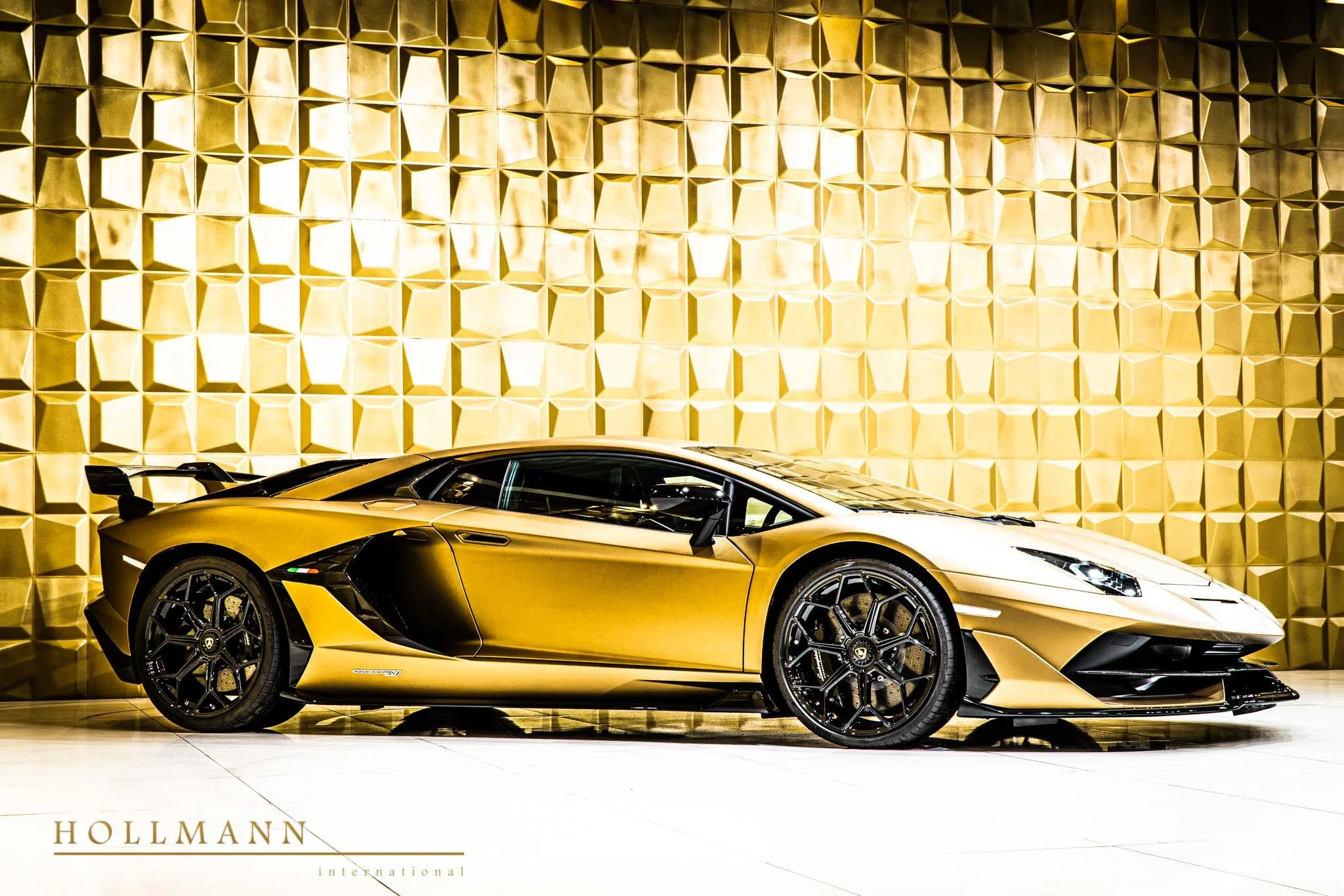 2020 Lamborghini Aventador SVJ for sale, exterior, Oro Elois (Gold)