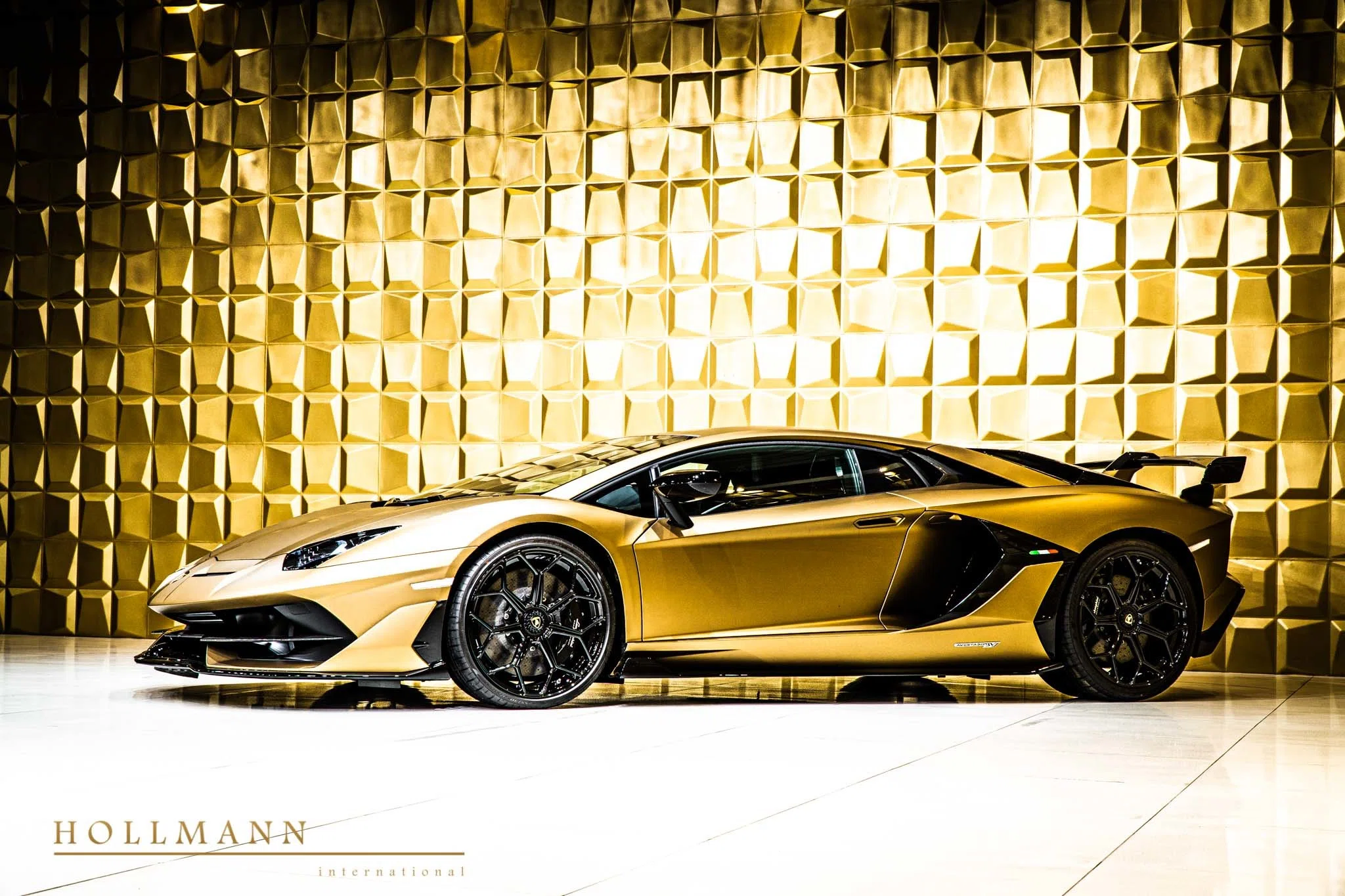 2020 Lamborghini Aventador SVJ for sale, exterior, Oro Elois (Gold)